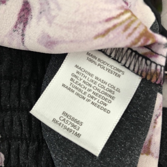 Free Press Floral Smocked Square Neck Cropped Top - Picture 6 of 6